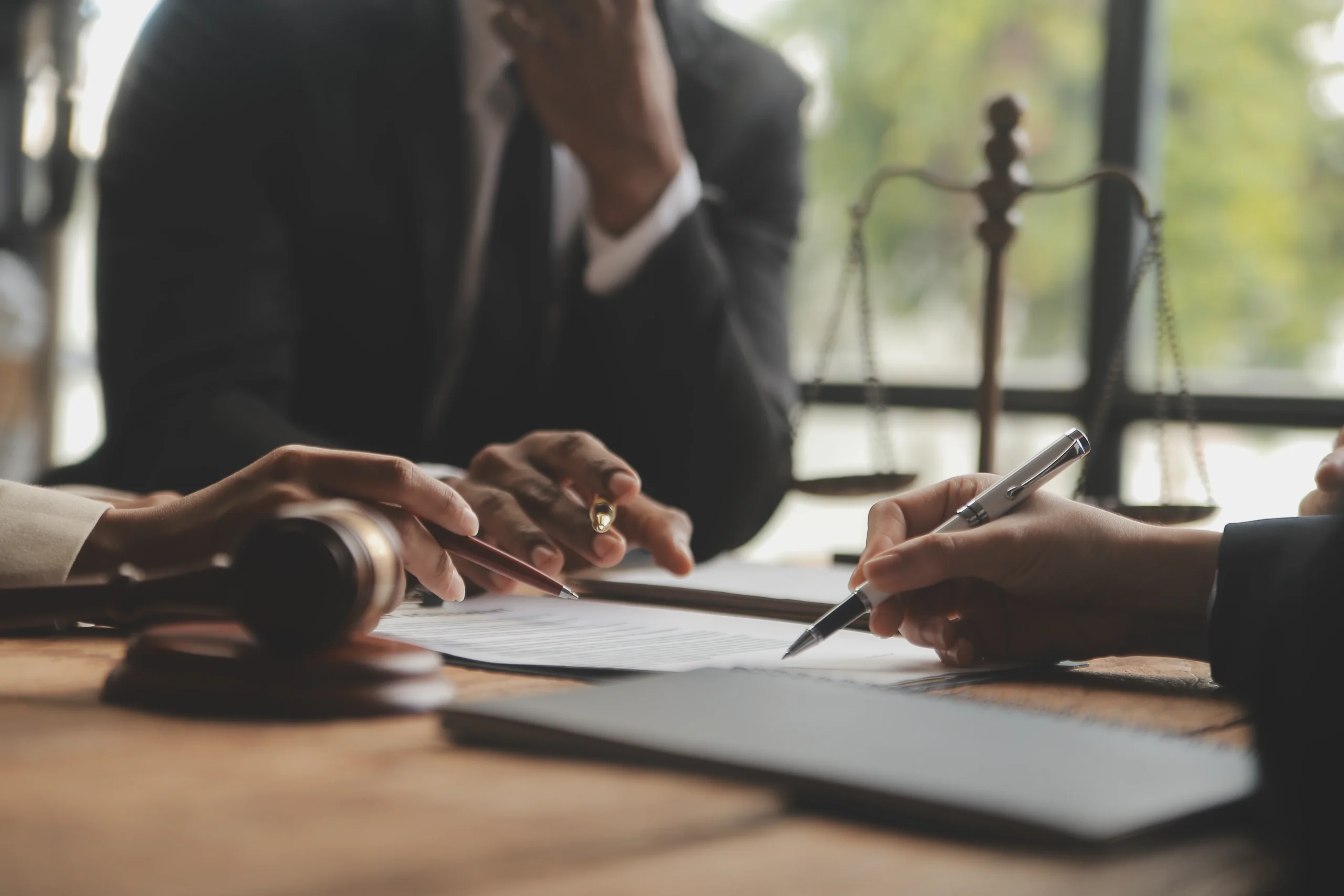 Why Businesses Choose Commercial Law Consultants in Sydney